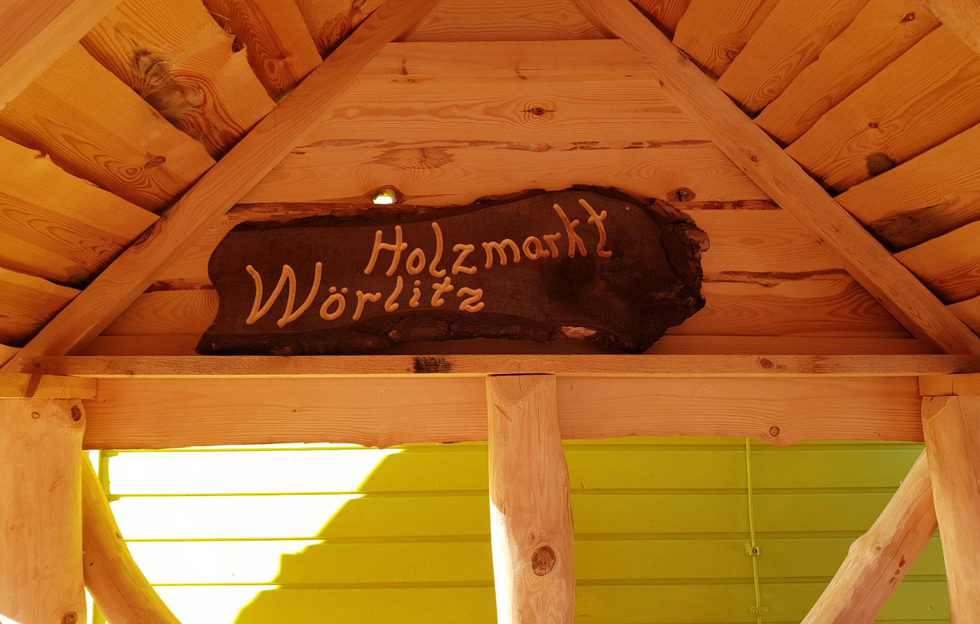 Signatur - rustikaler Pavillon - Holzmarkt Wörlitz